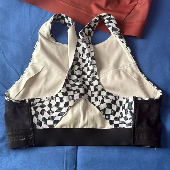 Lot of 6 Brooks Running 3 Pocket Sports Bra Sz 36DD/38DD! - Picture 10 of 13